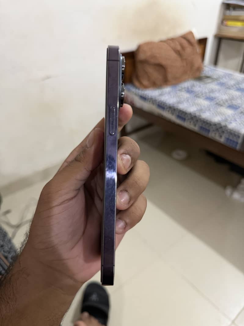 Apple iPhone 14 Pro Max 1
