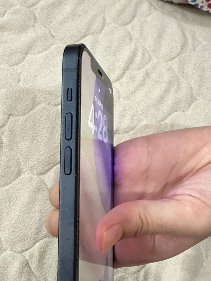 Apple iPhone 12 7