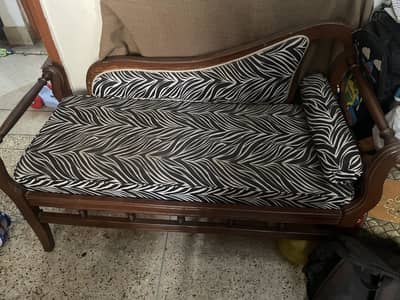 Dewan sofa set