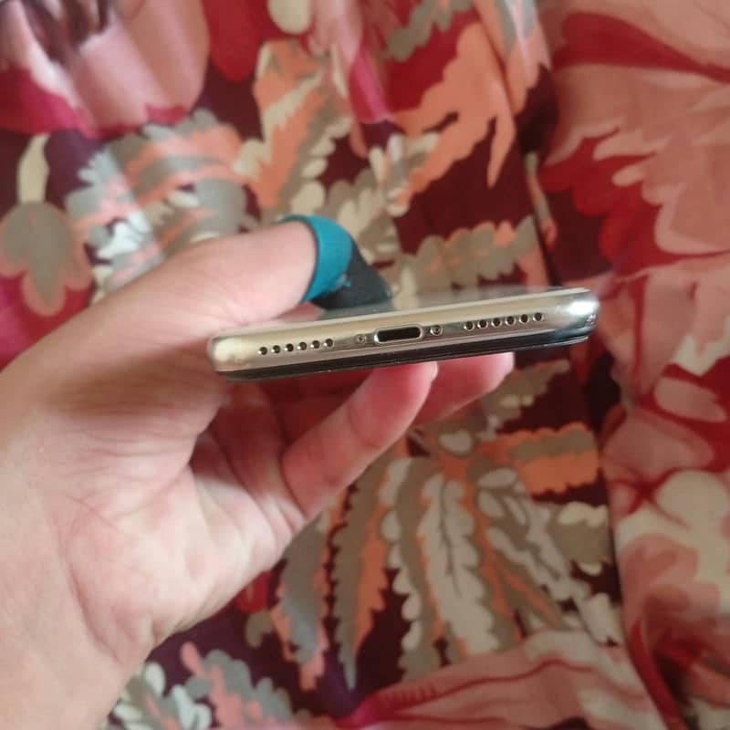 Apple iPhone X 0