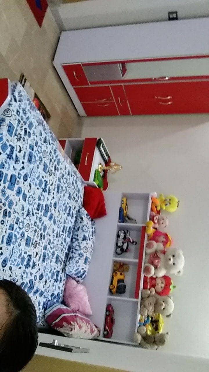 bed set with almari 0
