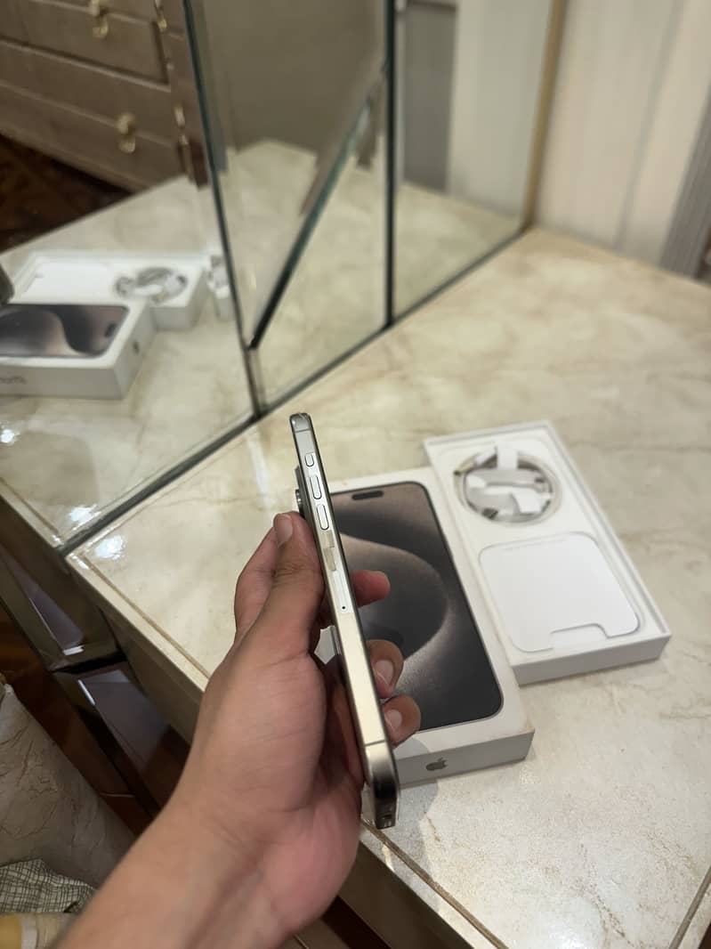 Apple iPhone 15 Pro Max 3