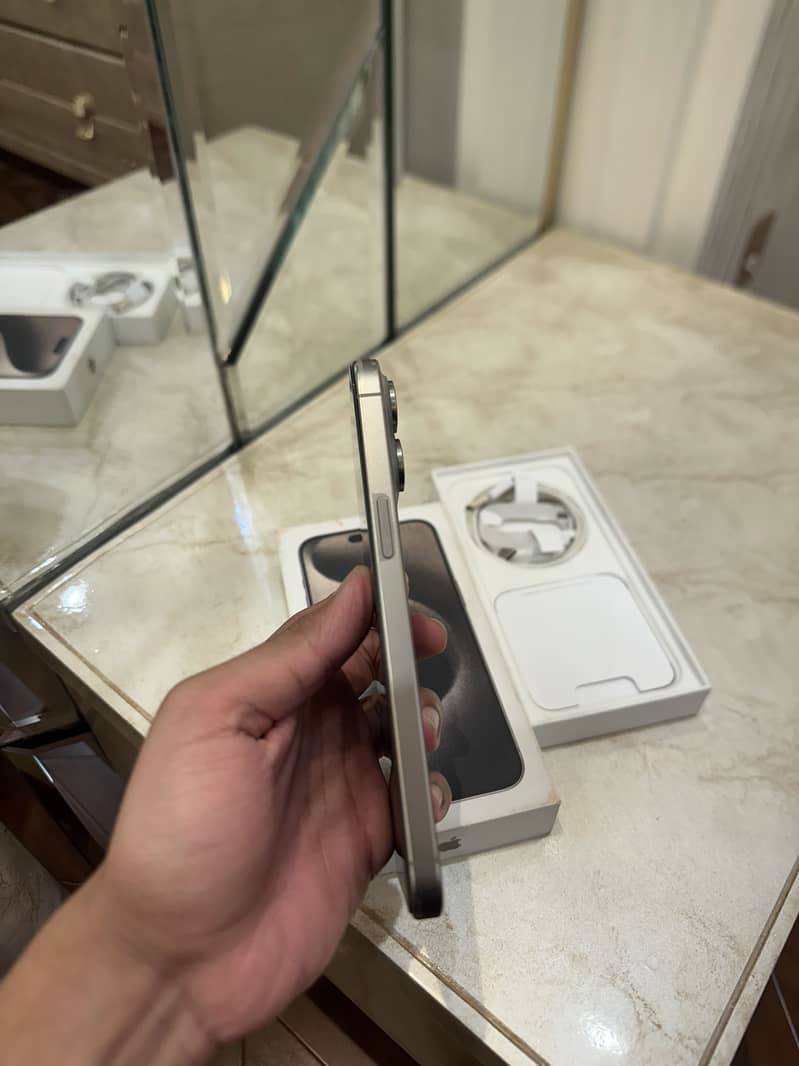 Apple iPhone 15 Pro Max 5