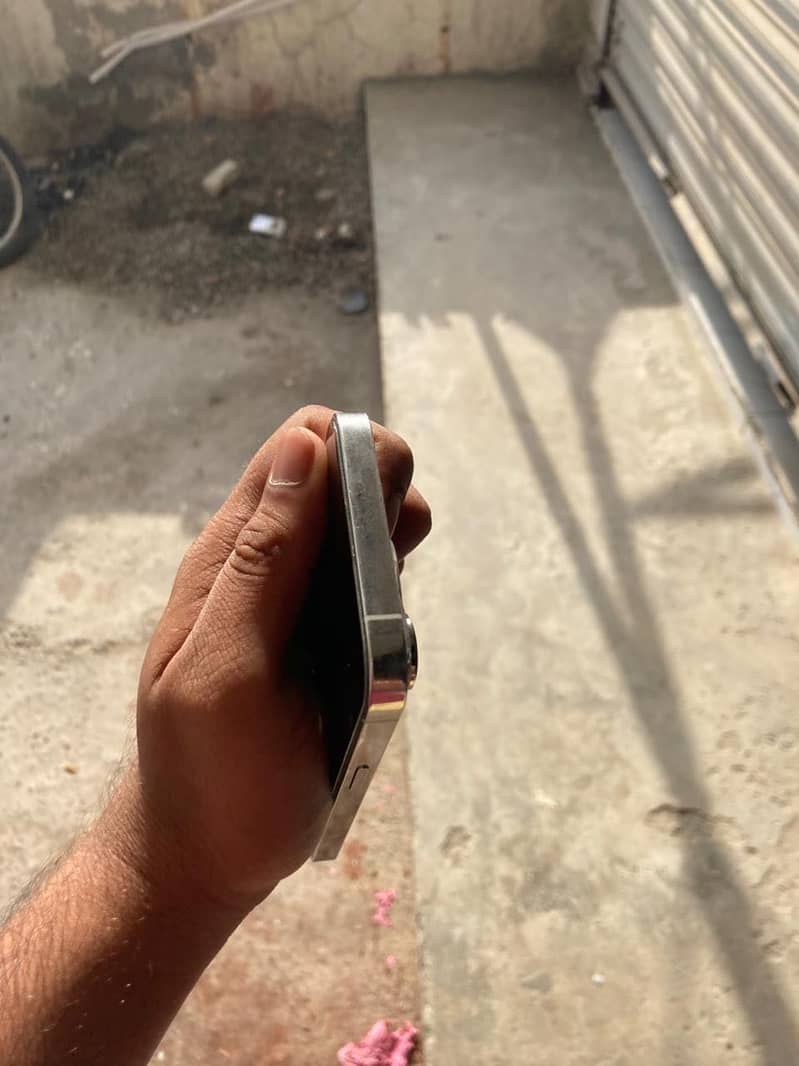 Apple iPhone 13 Pro 1