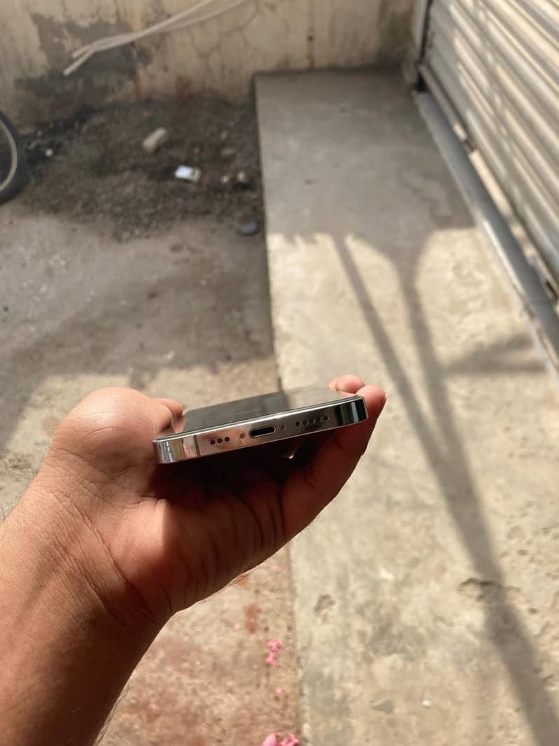 Apple iPhone 13 Pro 3