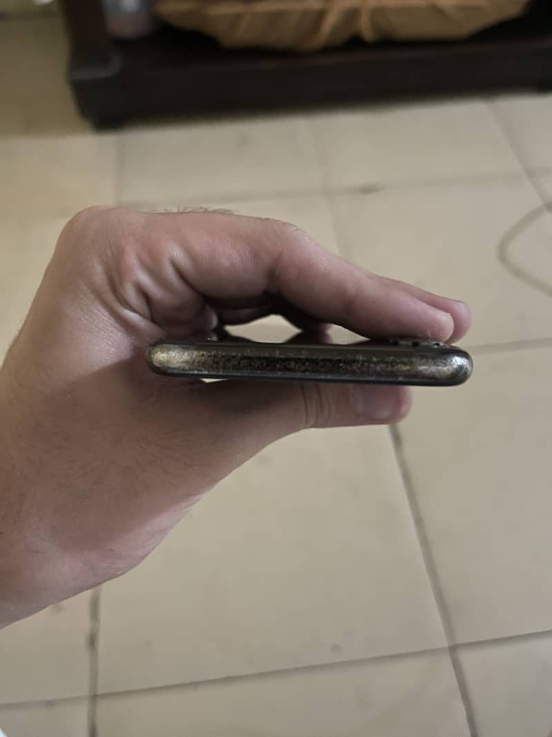 Apple iPhone X 5