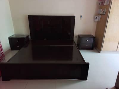 wooden bed set for sale