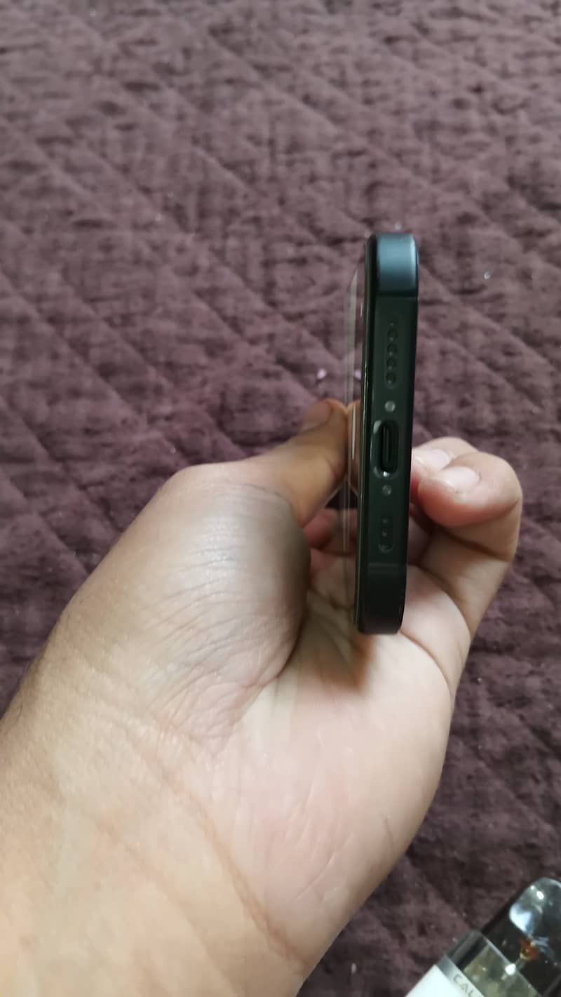Apple iPhone 16 1