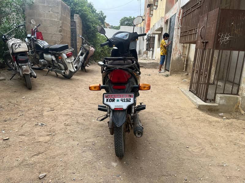 Scooty Automatic petrol 3