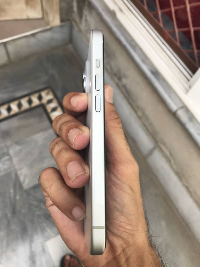 Apple iPhone 15 1
