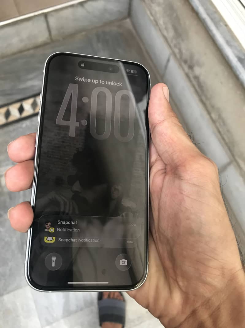 Apple iPhone 15 4