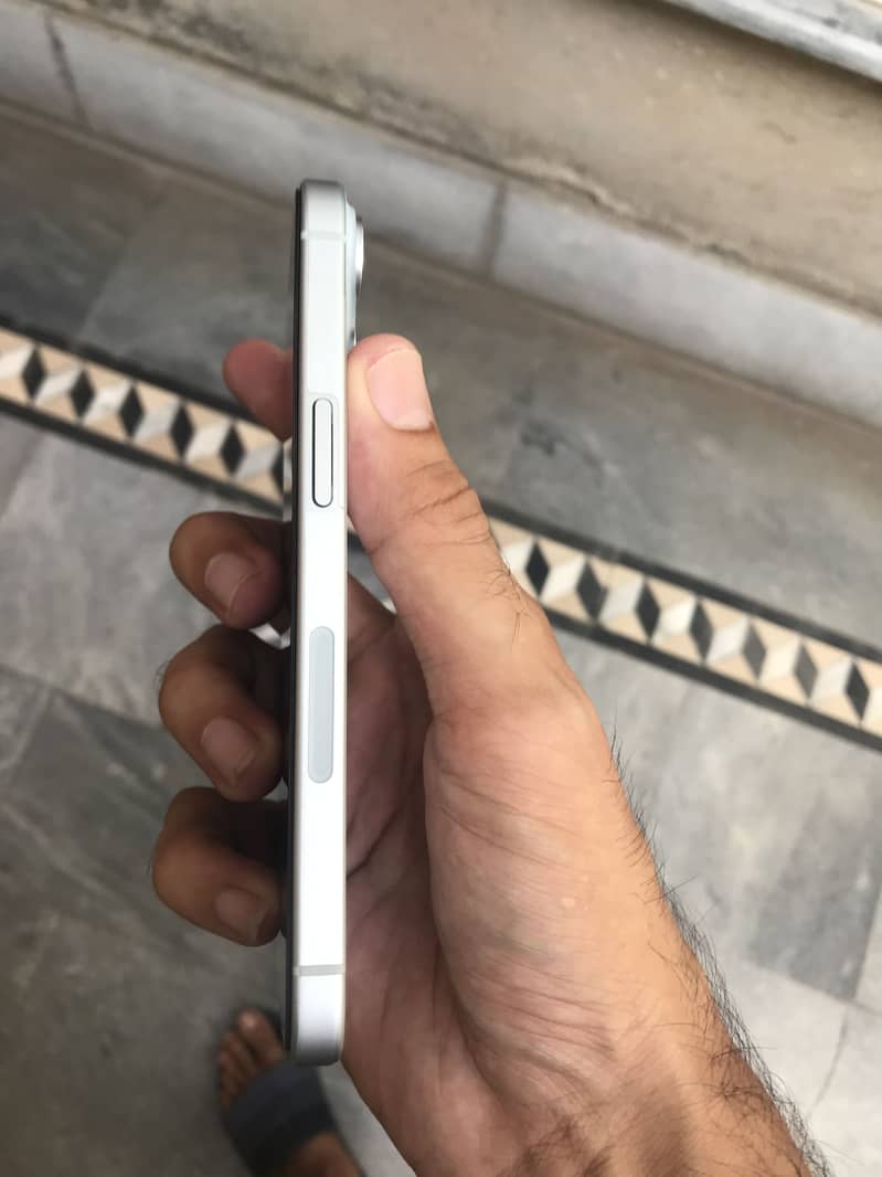 Apple iPhone 15 9