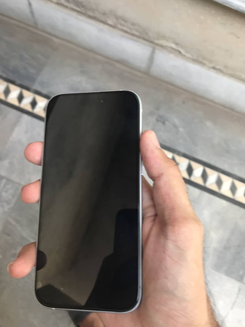 Apple iPhone 15 10