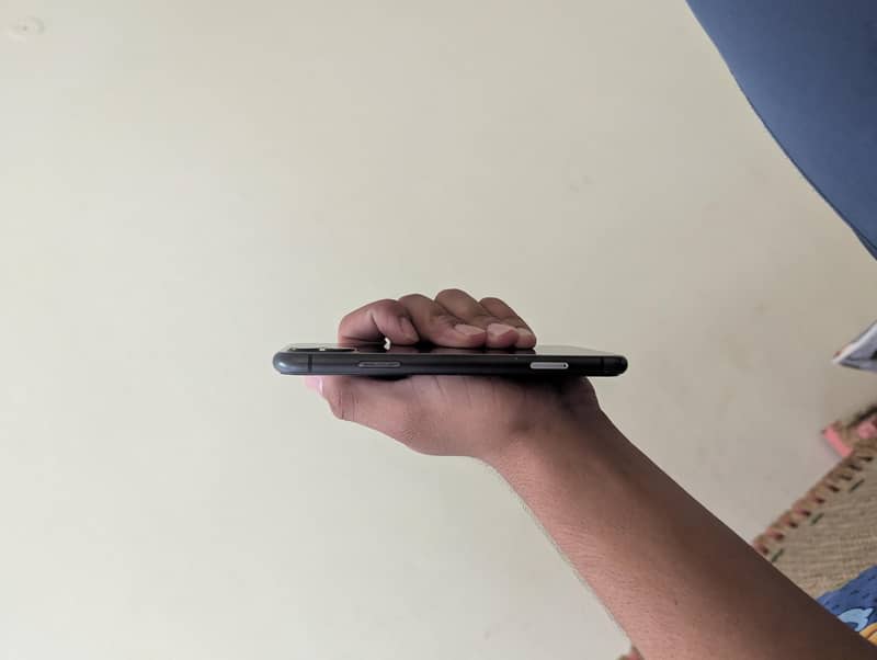 Apple iPhone 11 3