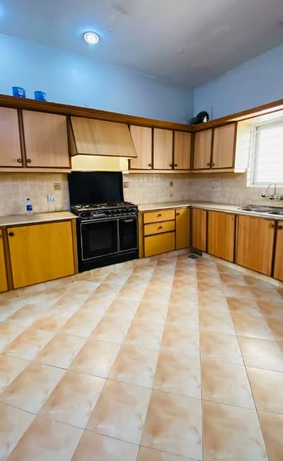 Prime Location Upper Portion Sized 225 Square Yards Available In Federal B Area - Block 11