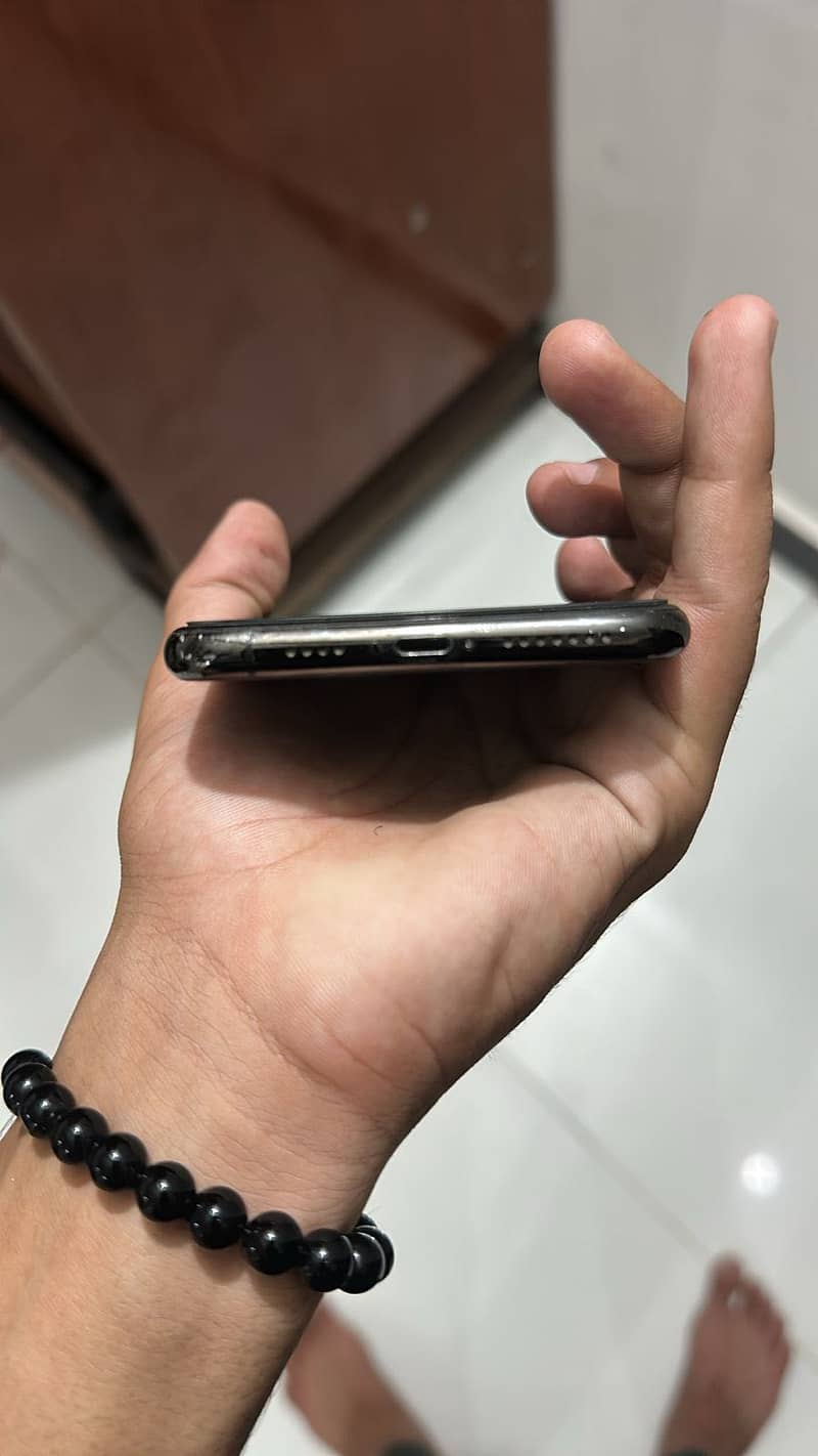 Apple iPhone 11 Pro Max 3