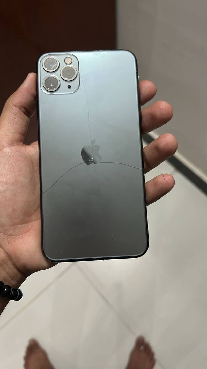 Apple iPhone 11 Pro Max 4