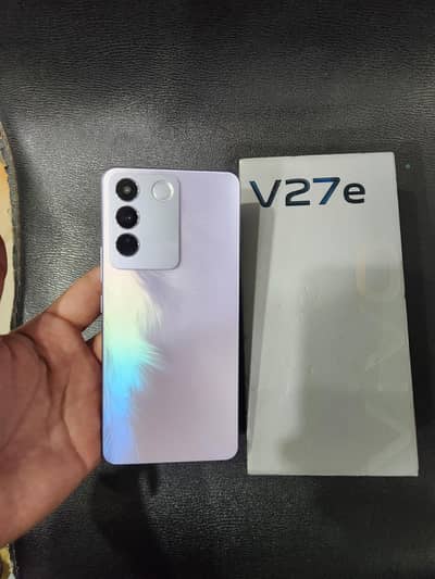 Vivo V27e  (8+8/256gb) with box and fast charger