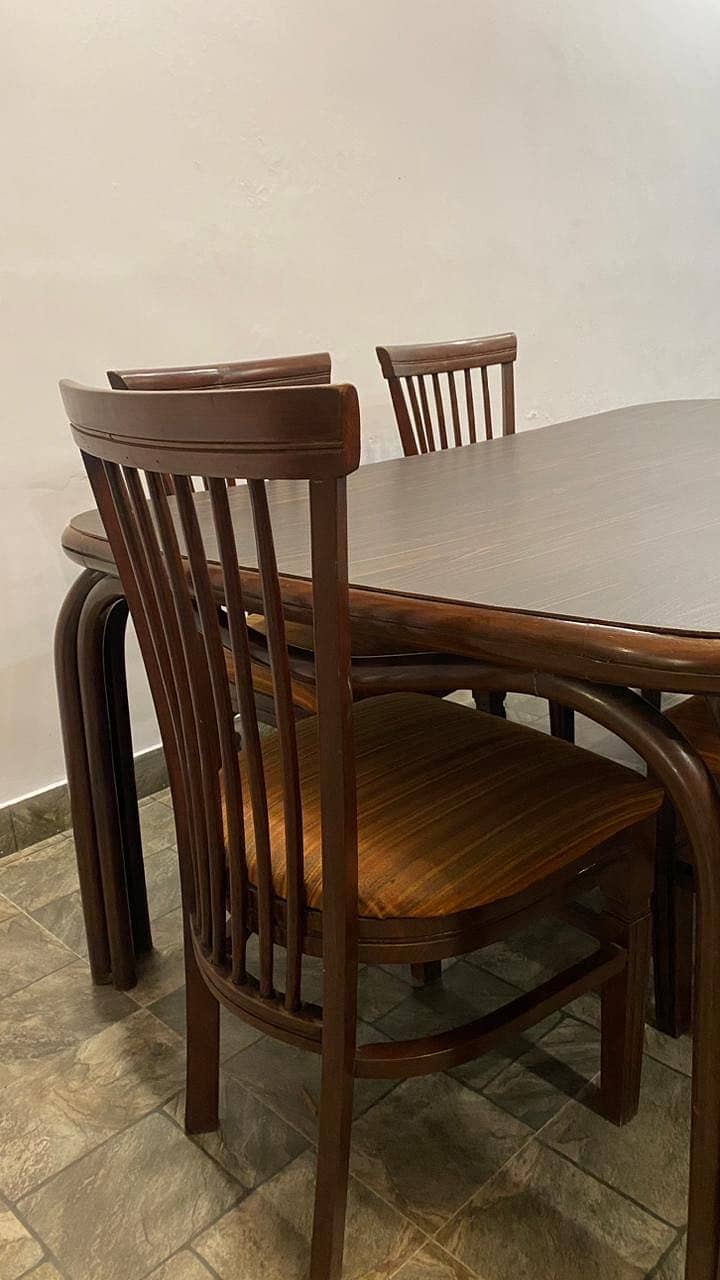 Dining Table with 6 chairs 0