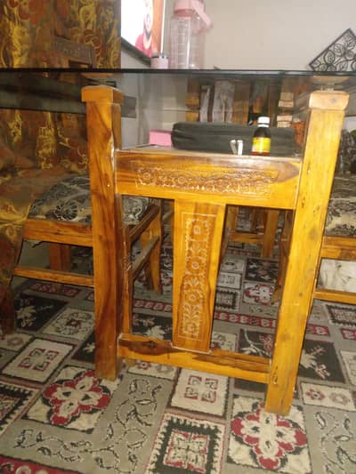 dinng table for Dale urgent