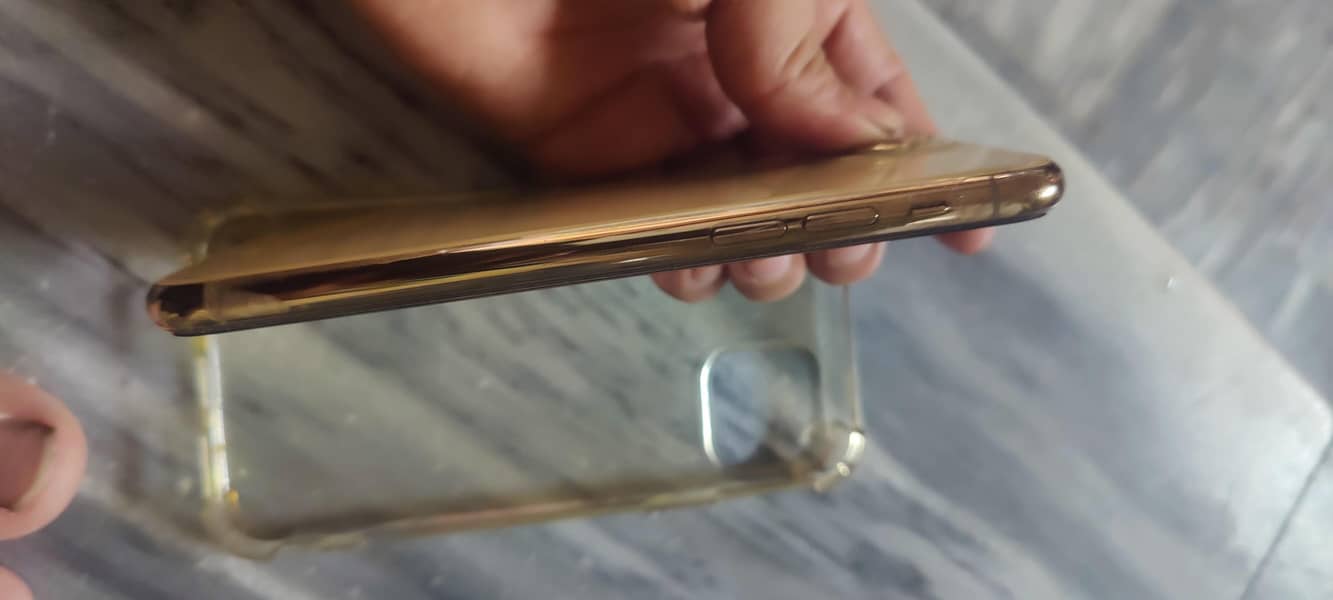Apple iPhone 11 Pro 1