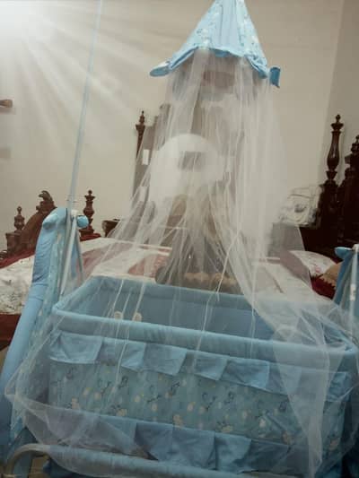 baby swing court