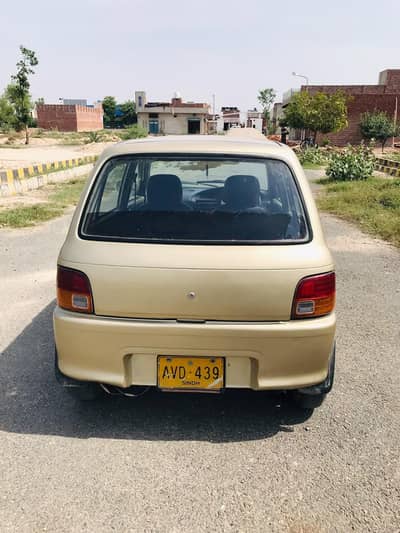 Daihatsu Cuore 2011