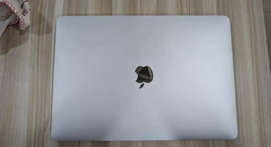 Macbook M1 air 10/10 91% battery health 8Gb Ram 256Gb Storage