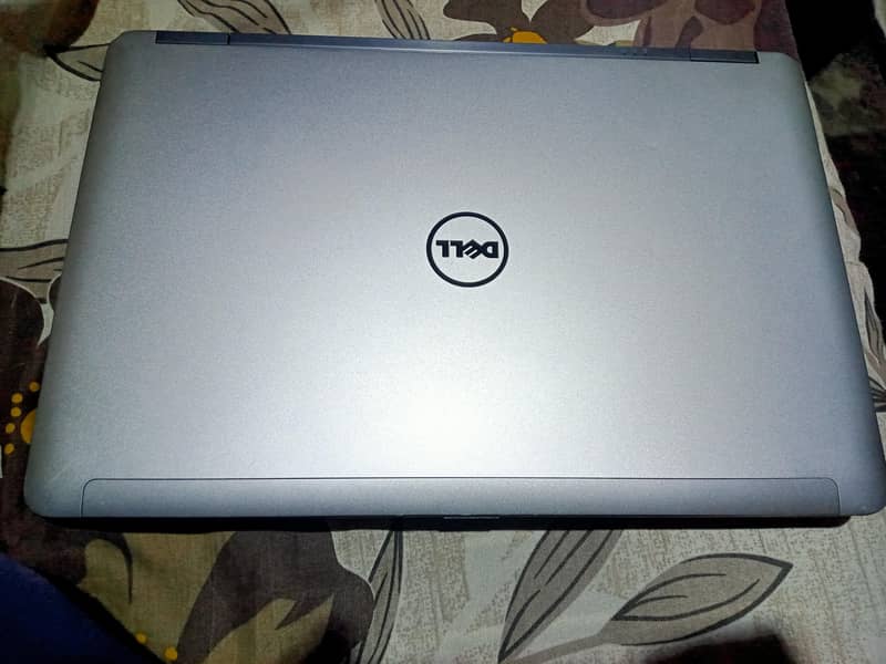 Dell Latitude E6540 1