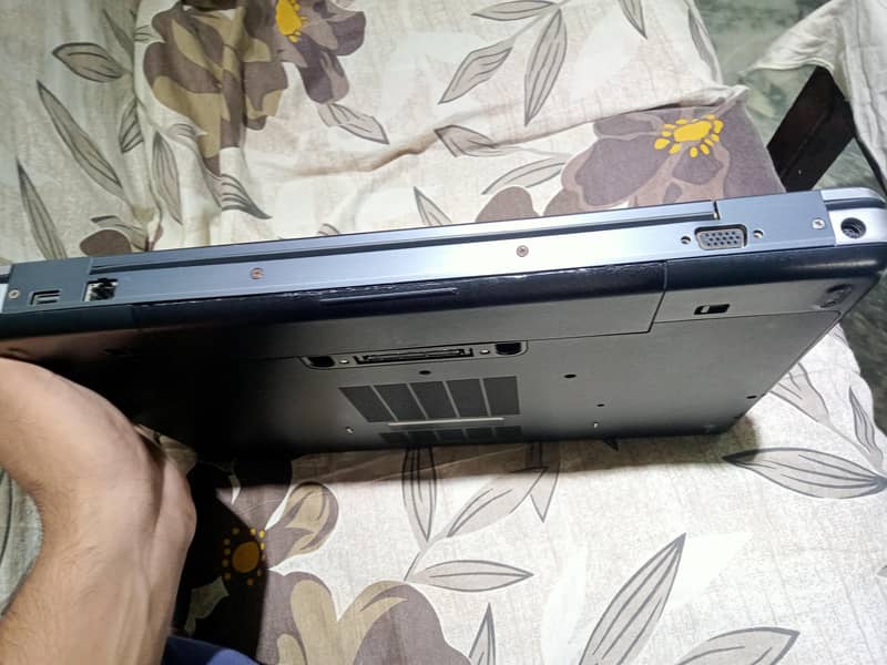 Dell Latitude E6540 7