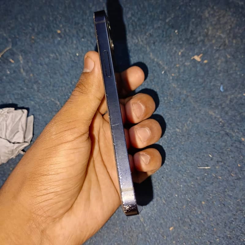 Apple iPhone 12 mini 1