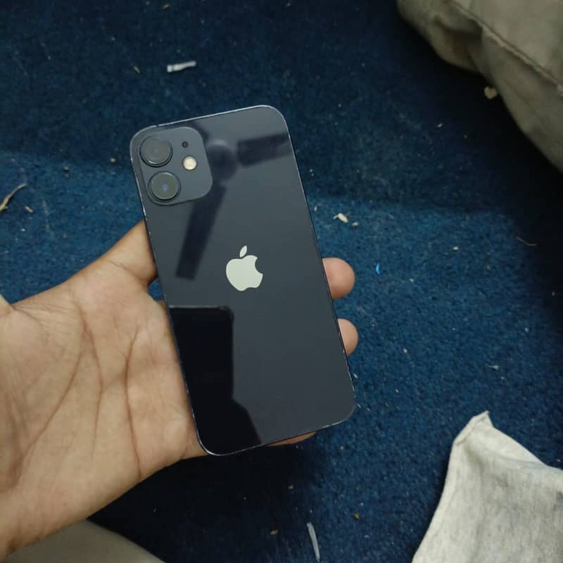 Apple iPhone 12 mini 4