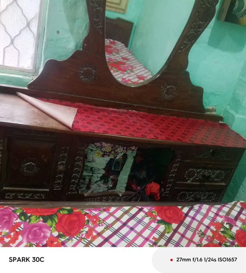 Dressing Table 0