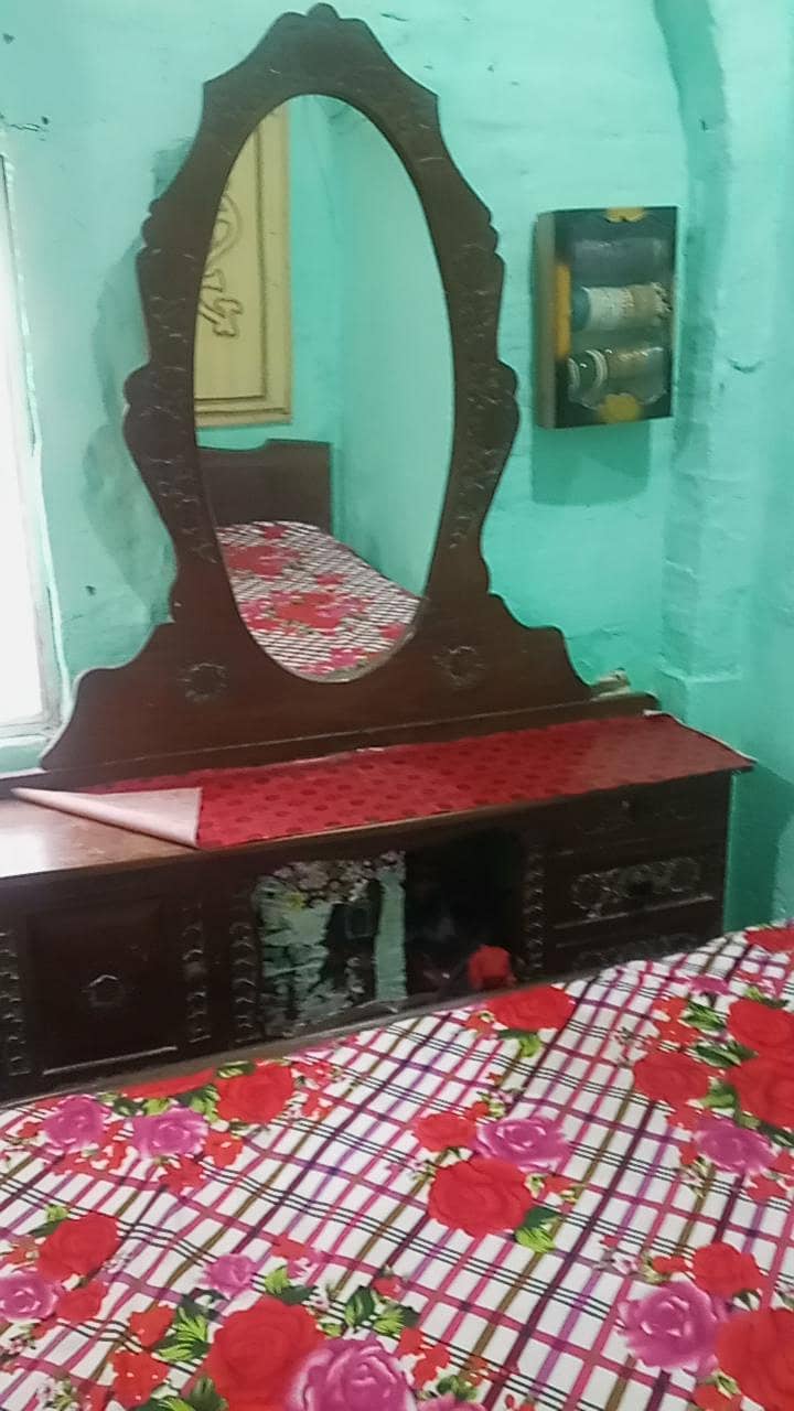 Dressing Table 3