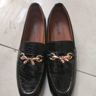 black shoes urgent sale