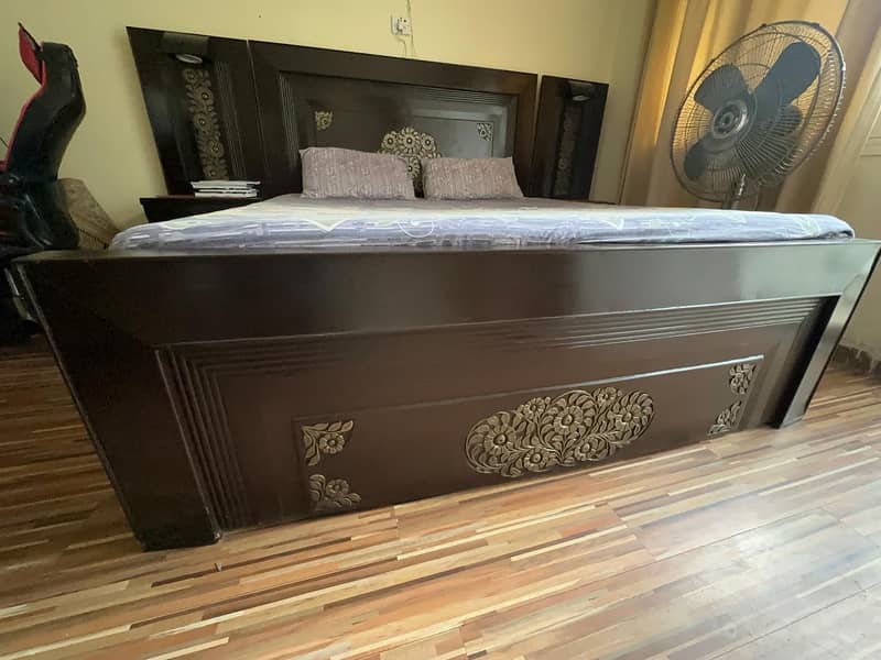 King bed and dressing 1