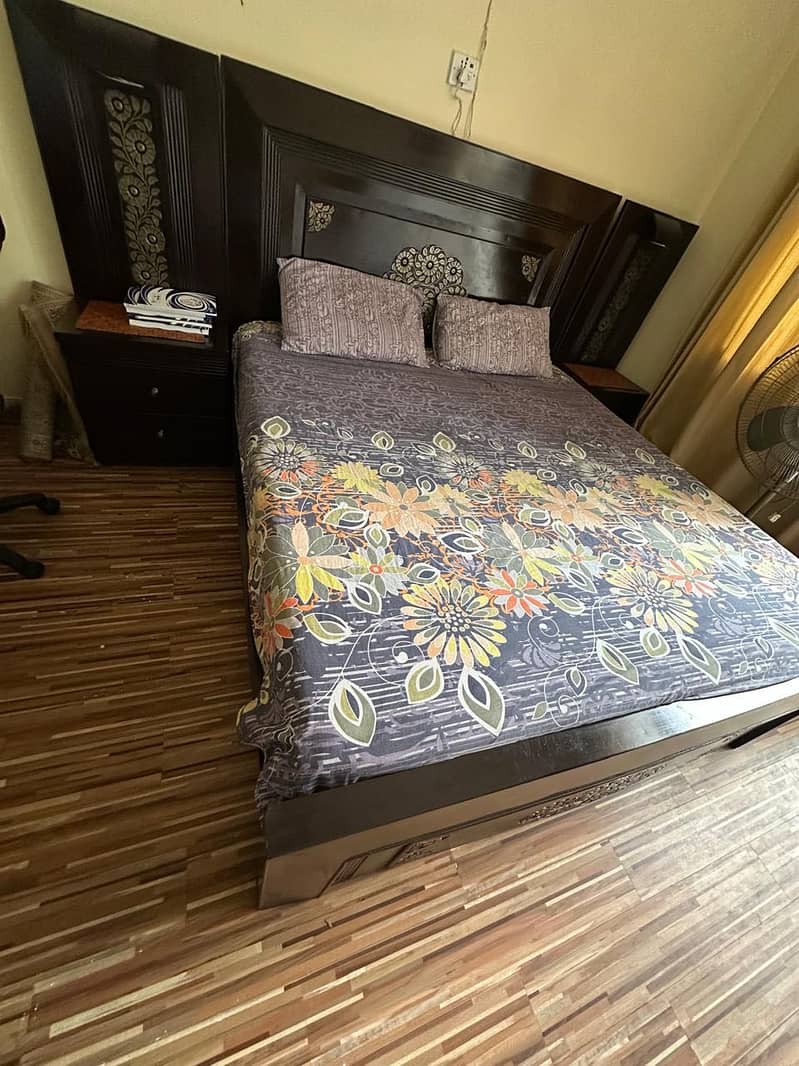 King bed and dressing 2