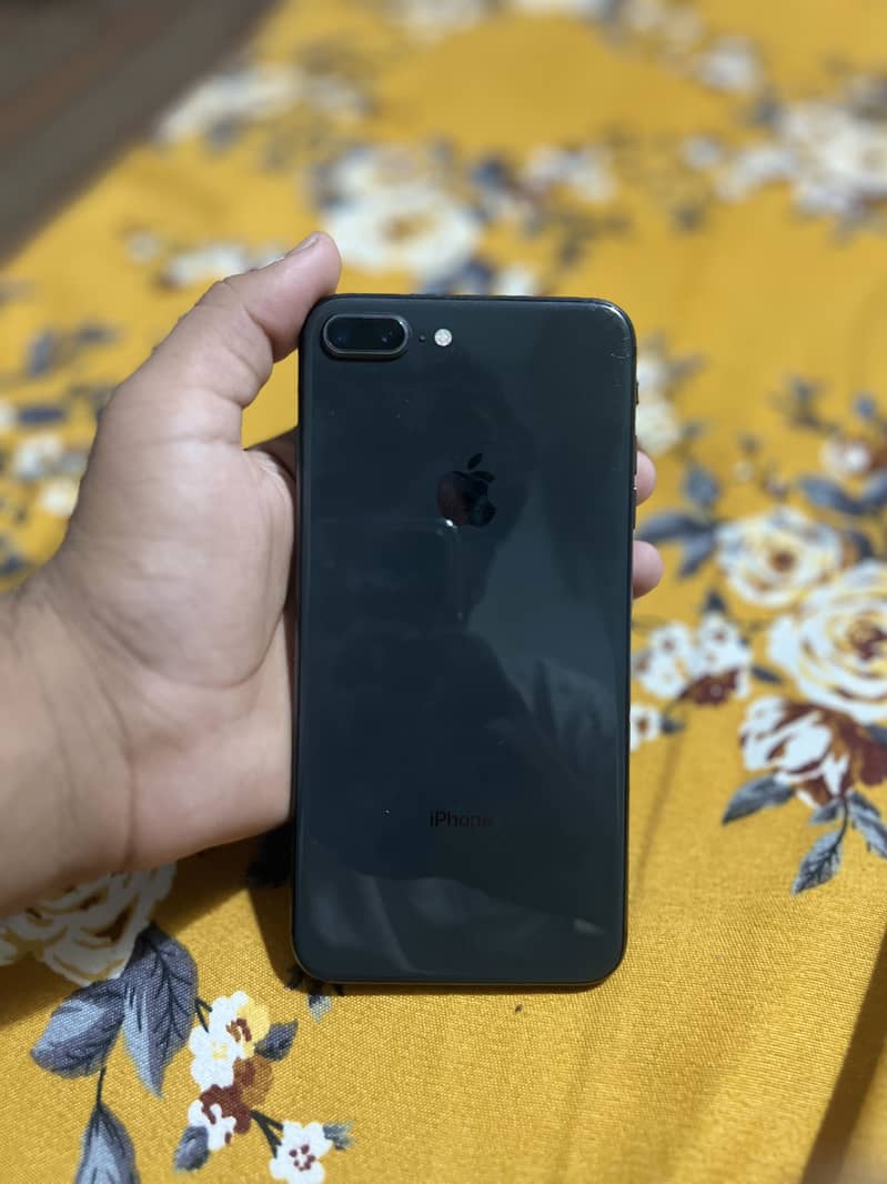 Apple iPhone 8 Plus 0