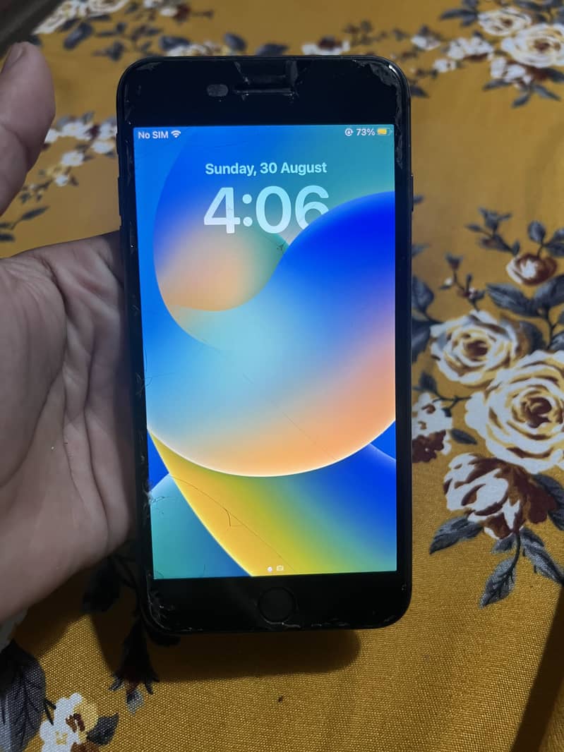 Apple iPhone 8 Plus 1