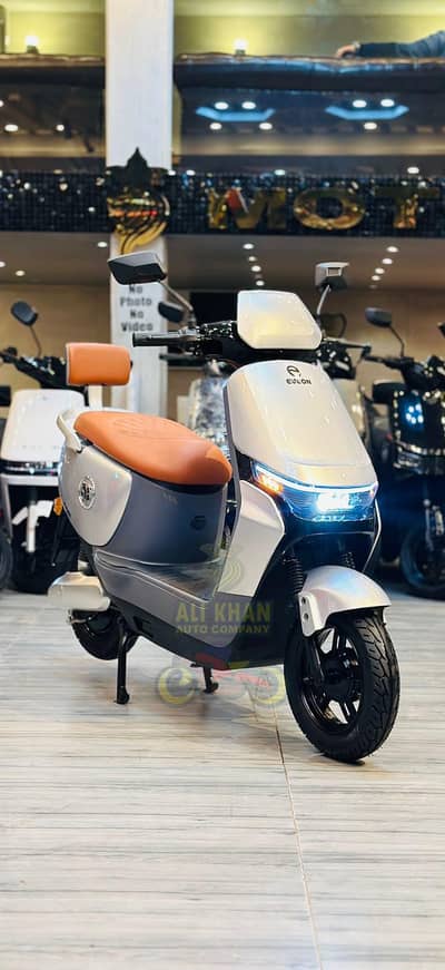 kings Scooty Kings Yadea Metro Evee Evon Okla EV Female scooty  Ramza