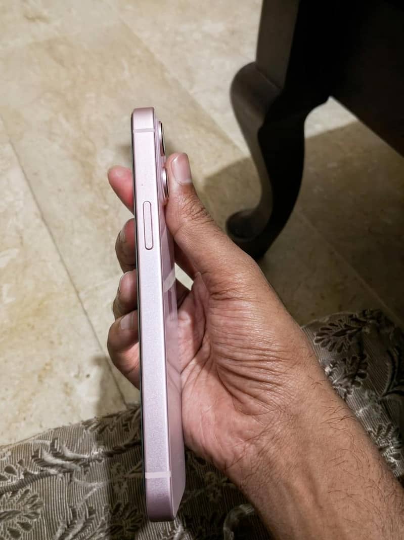 Apple iPhone 13 1