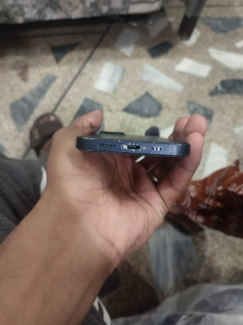 Apple iPhone 13 3