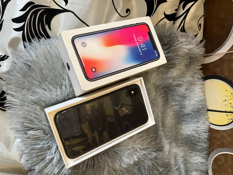 Apple iPhone X 4
