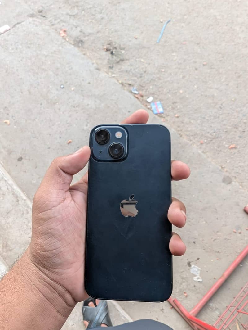 Apple iPhone 13 0