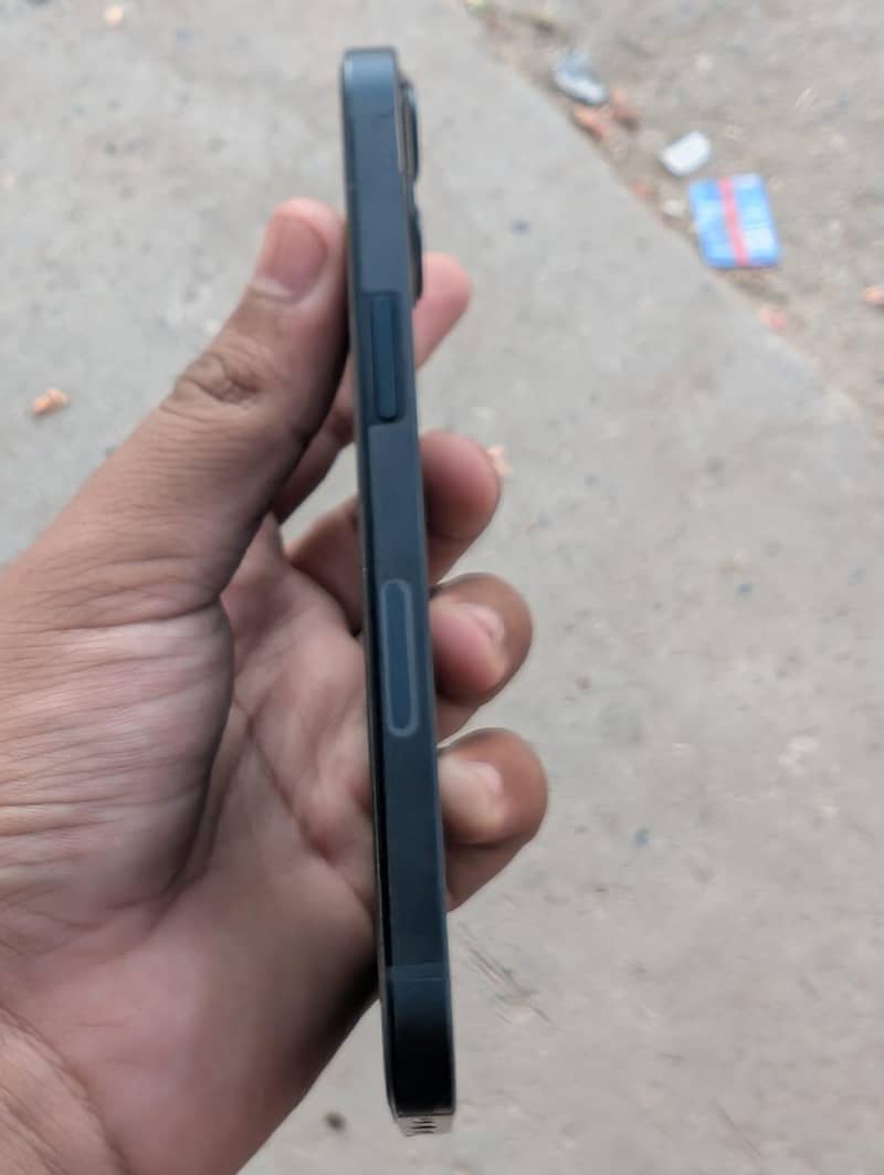 Apple iPhone 13 1
