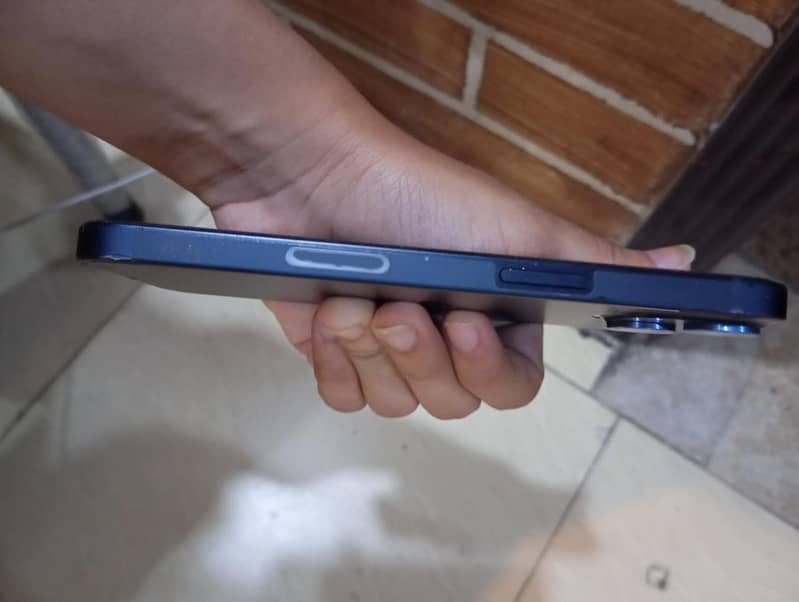 Apple iPhone 13 1