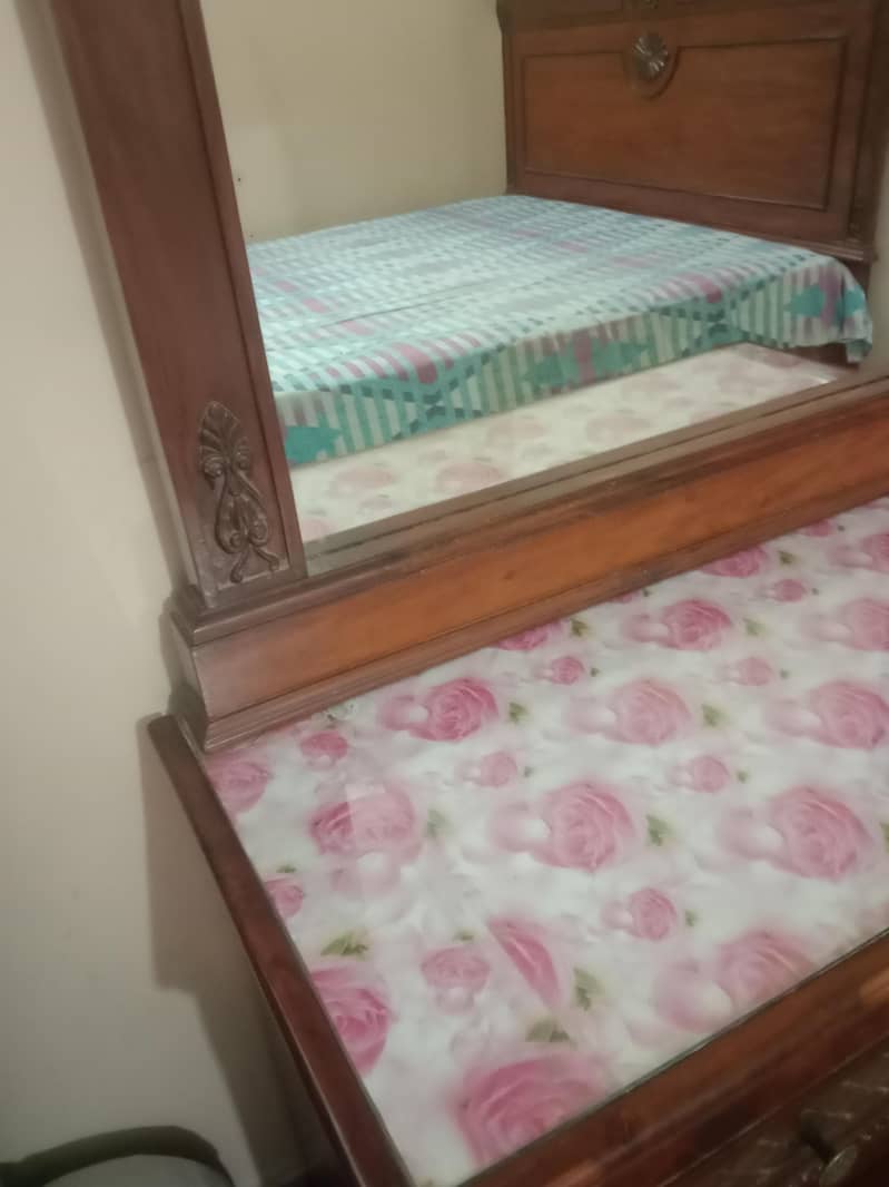 bed and dressing table 6