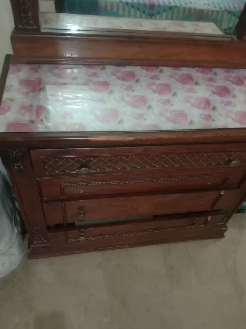 bed and dressing table 8
