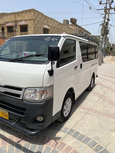 Toyota Hiace 2012