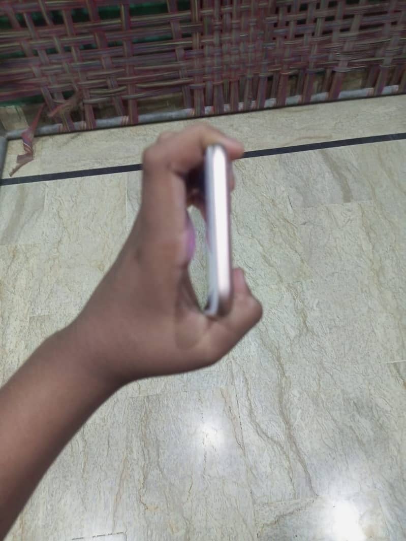 Apple iPhone 8 0